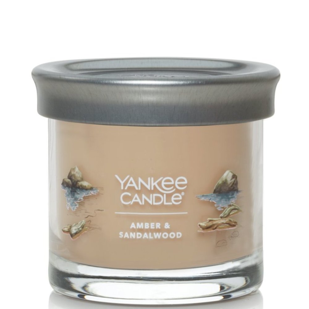 Yankee Candle Signature Tumbler Candle, Amber & Sandalwood Scent